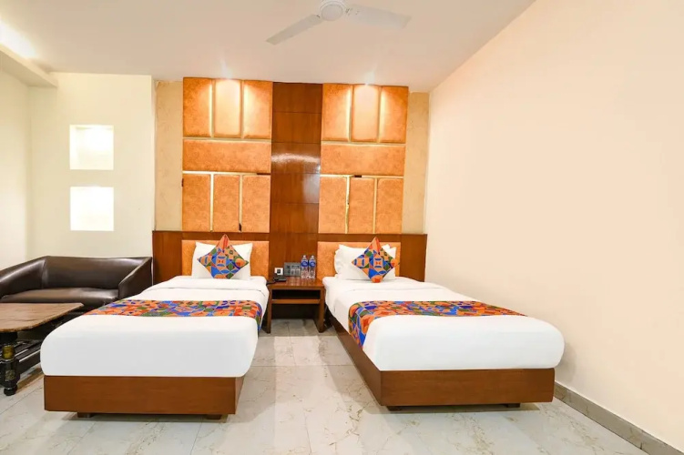 Fabhotel Billionaire Inn