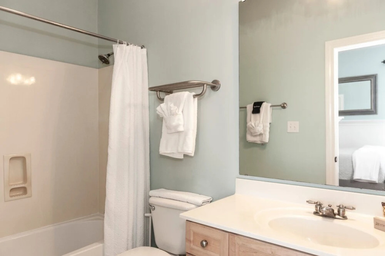 Cozy Seacrest Studio Condo by RedAwning