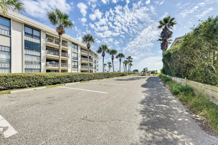 Fernandina Beach Paradise: Steps to Shore!