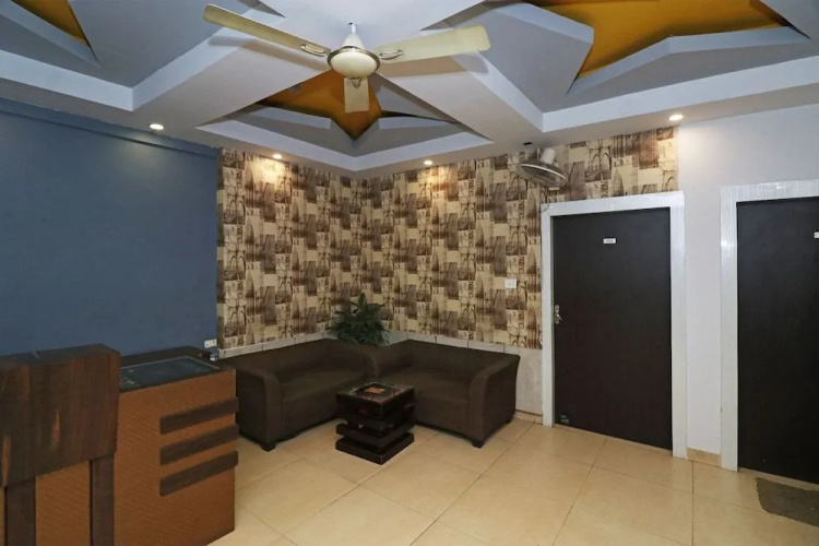 Oyo 22946 Sbg Inn