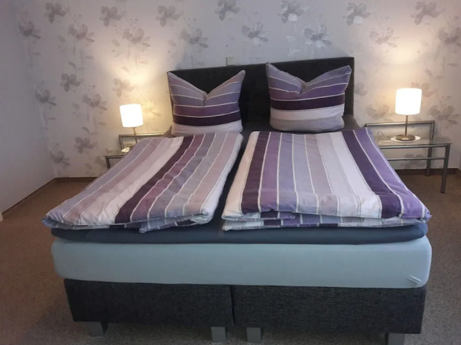 Charming Apartment in Daun Near Lake
