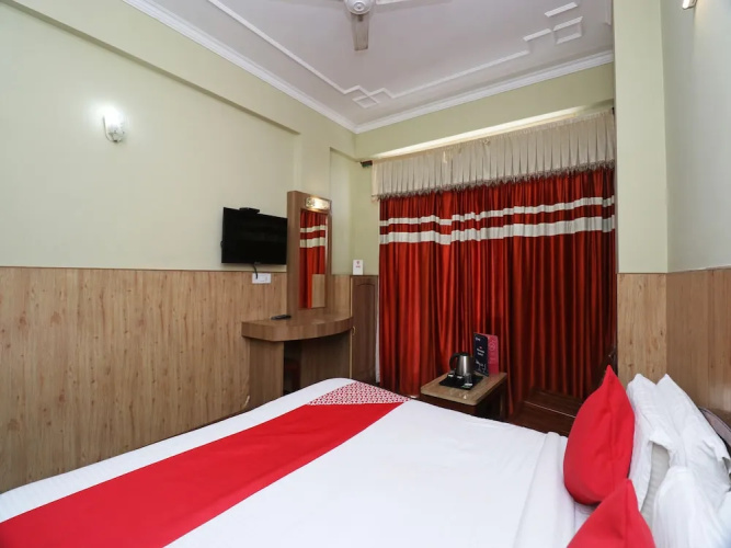 OYO 22075 Hotel Bali Palace
