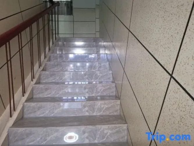 Hefeng Hanglong Hotel