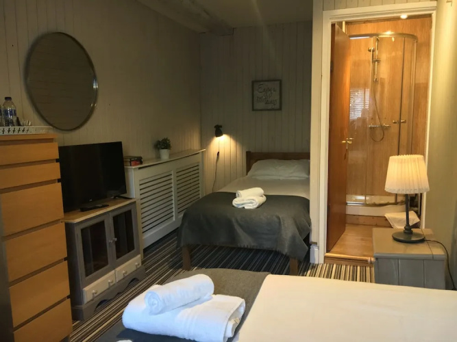 Bear With Rooms