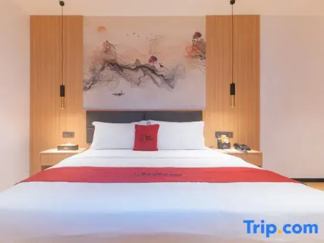 RedDoorz Plus @ Jinjiang Star Hotel