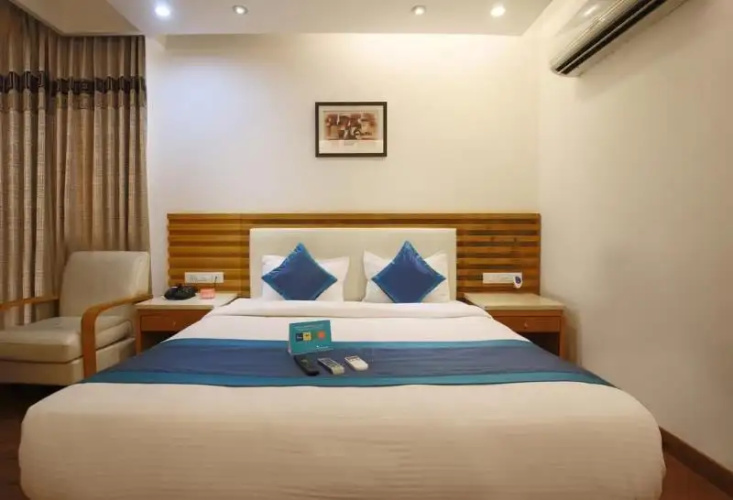 FabHotel Cyber Park