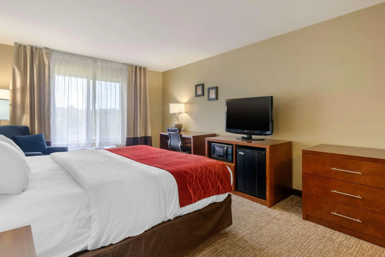 Comfort Inn & Suites Pittsburg KS
