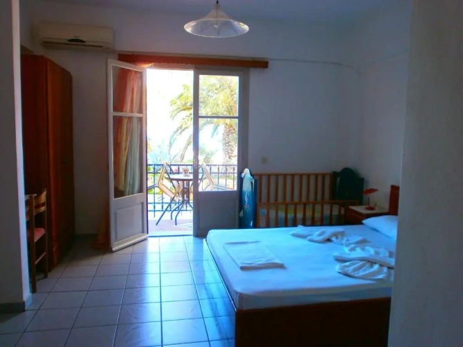 Basement Studio with sea view