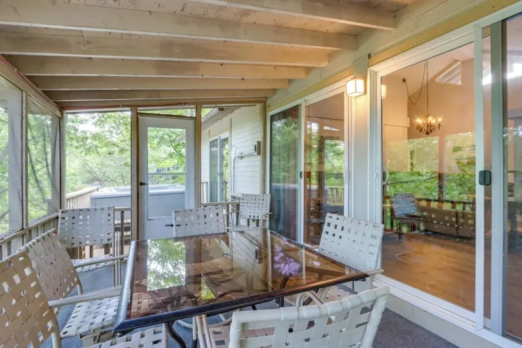 3 Bedrooms Cottage with balcony