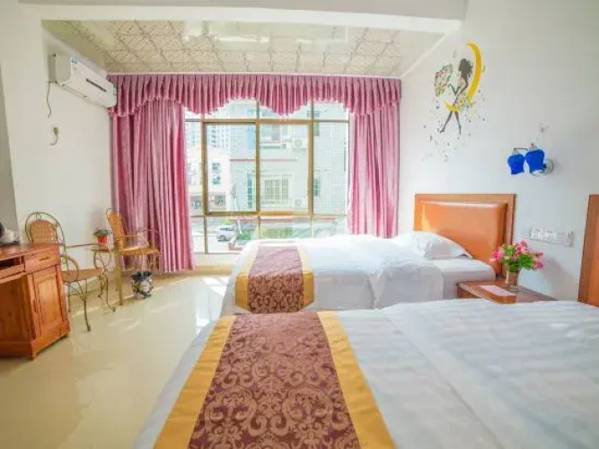Danxia Mountain Haojing Hotel(濠景酒店(丹霞山景区店))