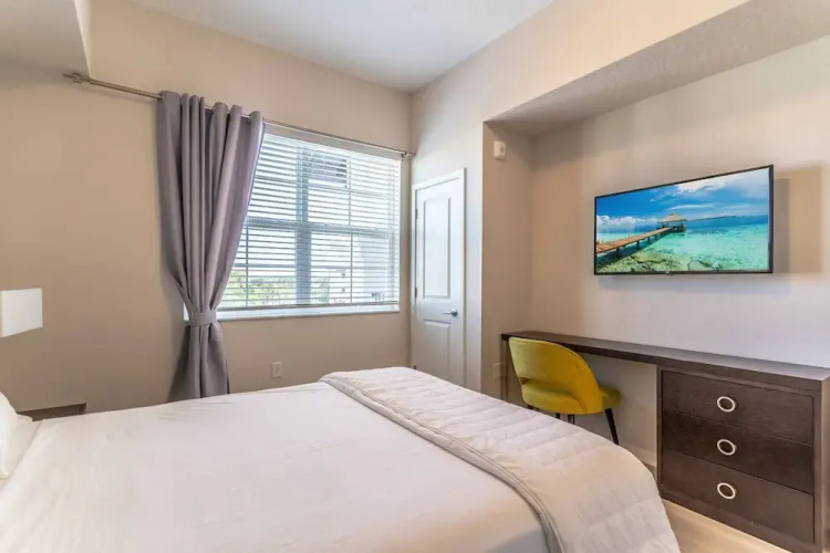 4012 Vista Cay