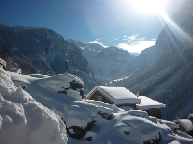 2 Bedrooms Chalet