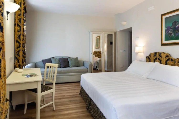 Superior Triple room with view