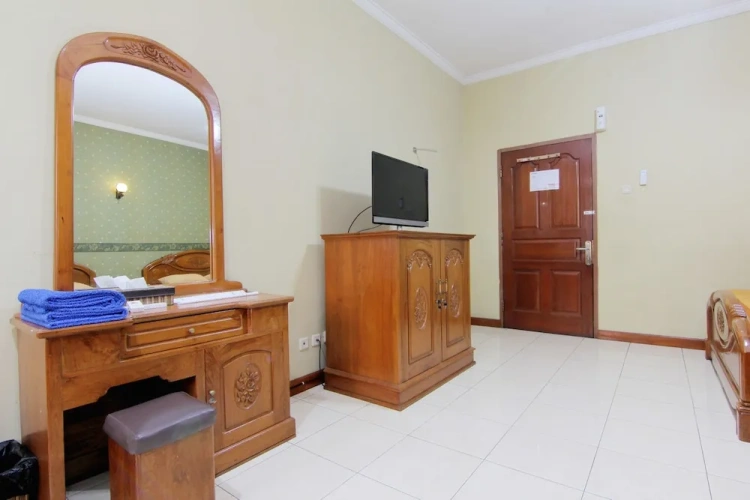 Standard Quadruple Family room