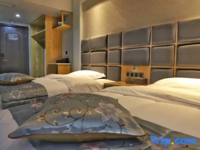 Standard Double room with river view
