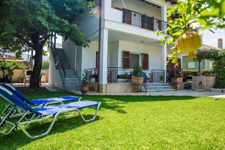 3 Bedrooms Apartment