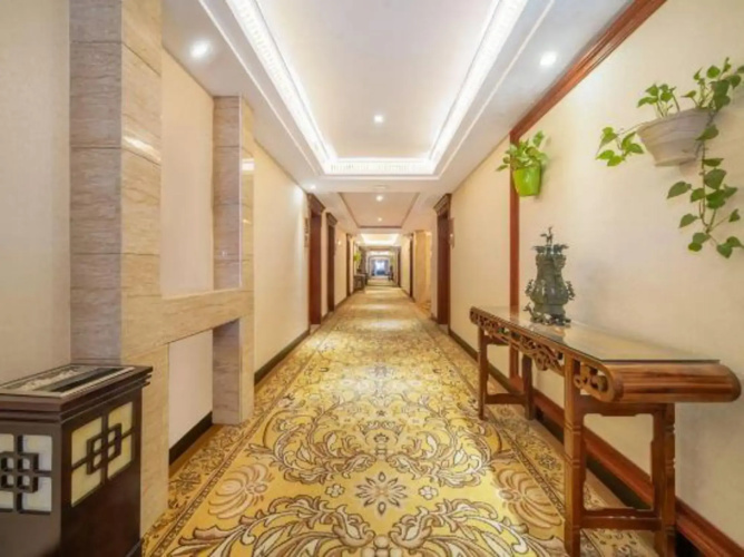 Orient Caesar Holiday Inn