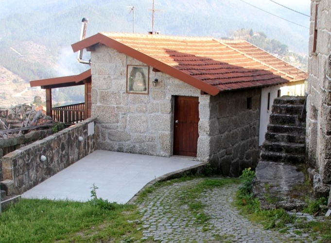 2 Bedrooms Cottage