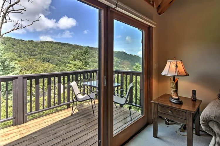 Beech Mountain Condo w/ Balcony, Walk to Resort!