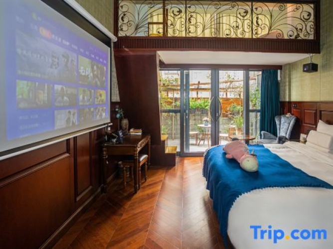 Standard Double room with courtyard view