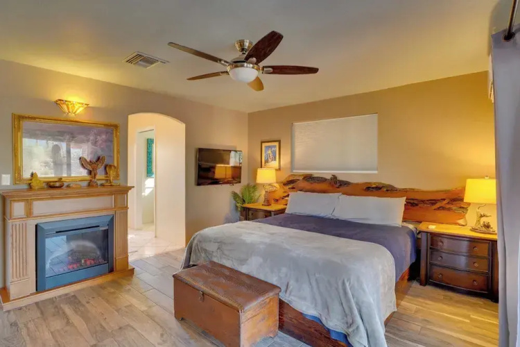 Pool & Stunning Mtn Views! Eclectic Tucson Home