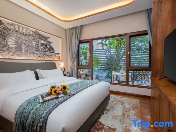 Standard Double room with courtyard view