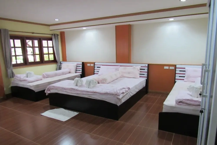 3 Bedrooms Standard Family room