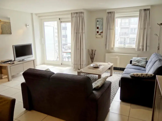 Stylish Apartment With Garage