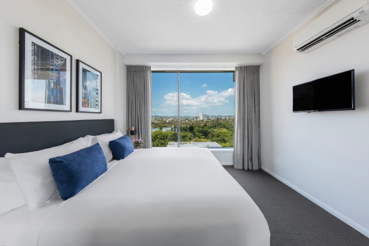 2 Bedrooms Apartment with river view