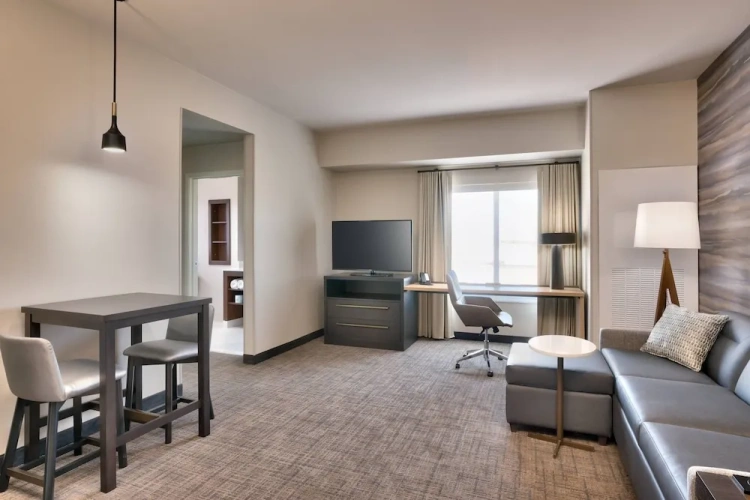 1 Bedroom Suite