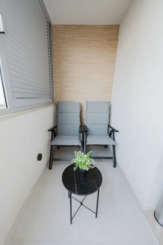 Koi Deluxe, Urban Two Bedroom Oasis
