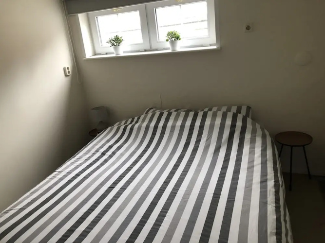 Slapen in eigentijds woonboot hotel