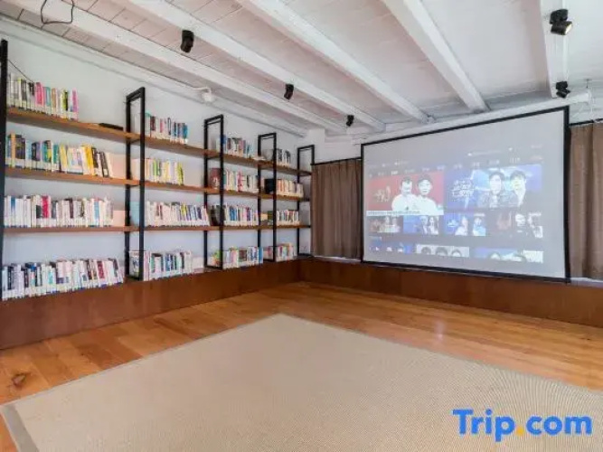 Yi Shuang Ren Hostel