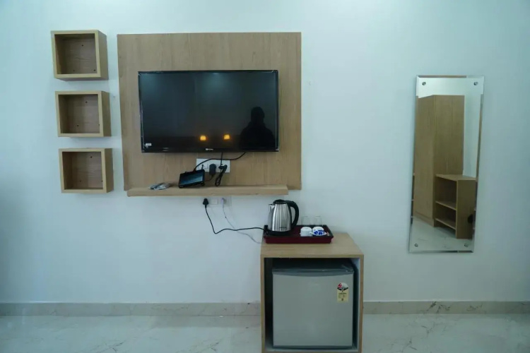 Hotel J S R Residency