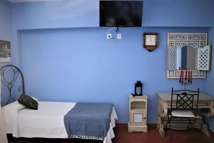 Standard Triple room with balcony