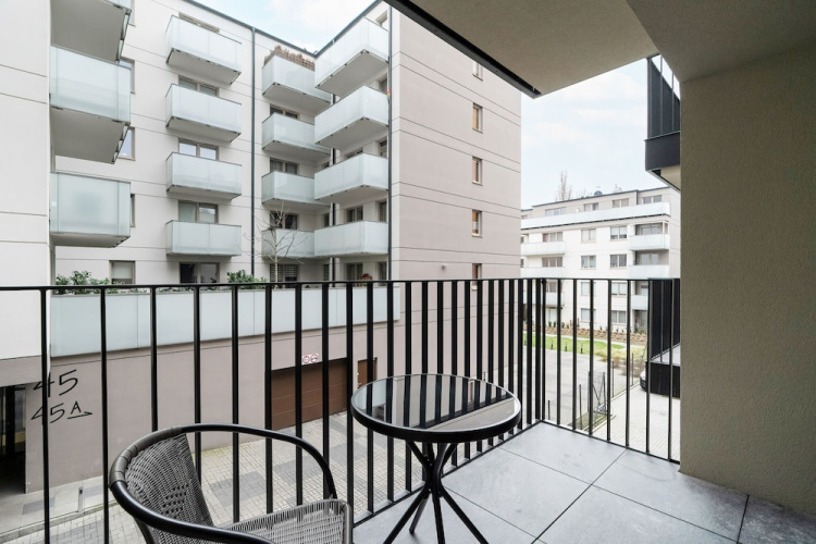 Cosy Studio for 2 by Renters