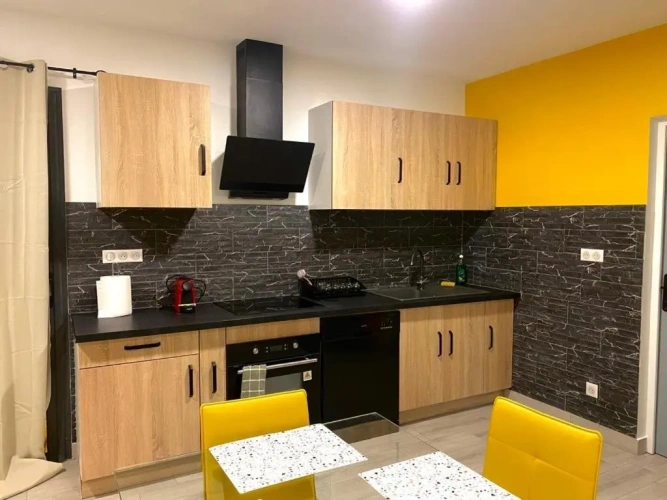3 Bedrooms Apartment