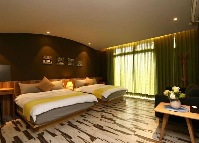 ii 1979 Bed&Breakfast