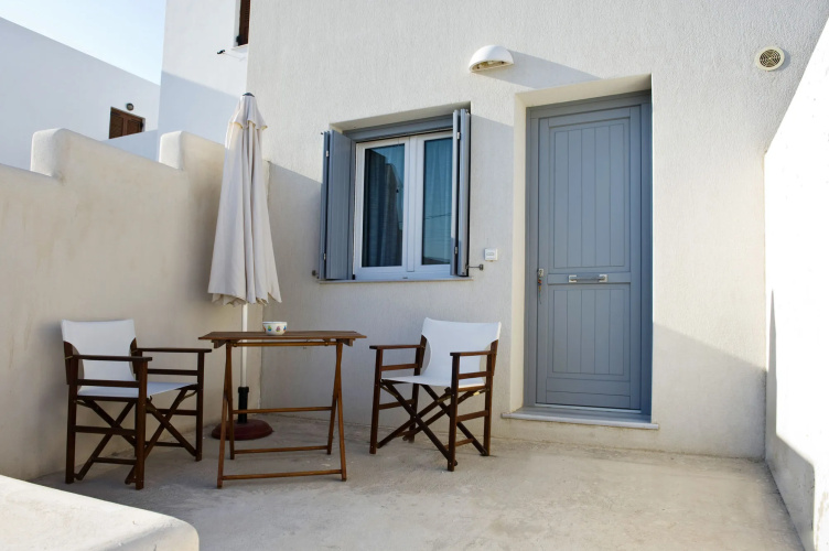 Tsakanos Home