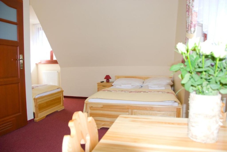 Standard Triple room