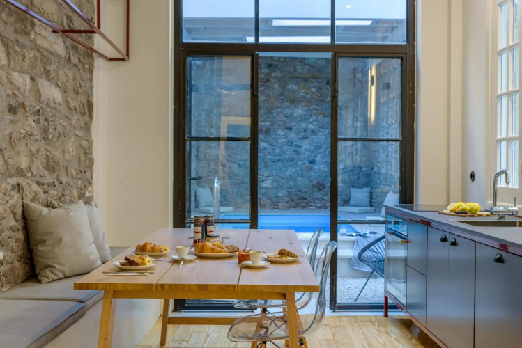Incomparable Plaka's Luxury Apt Private Pool