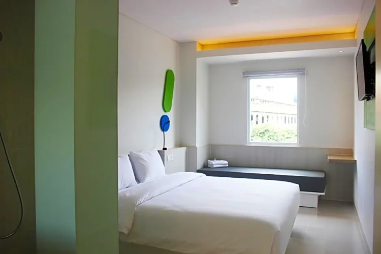 Standard room with city view