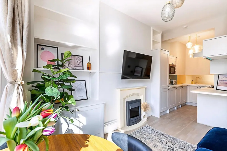 Lovely Bishops Park Flat