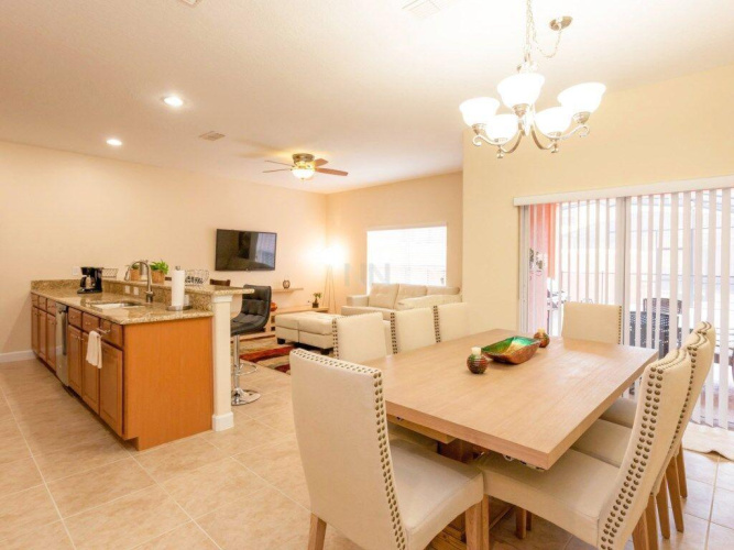 Paradise Palms 8950