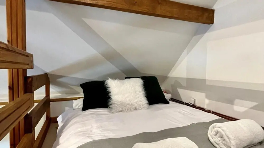 Character 1 Bedroom House With Parking