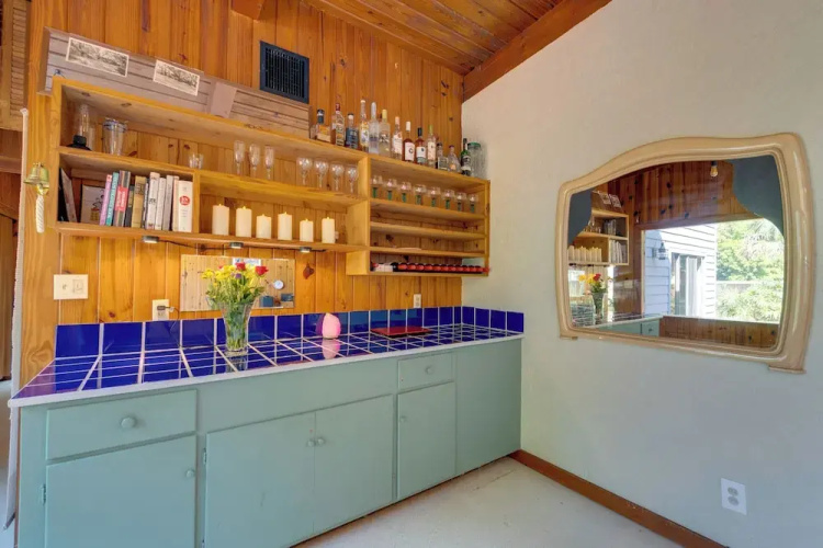 2 Mi to Riverwalk: Palmetto Gem w/ Fire Pit & BBQ