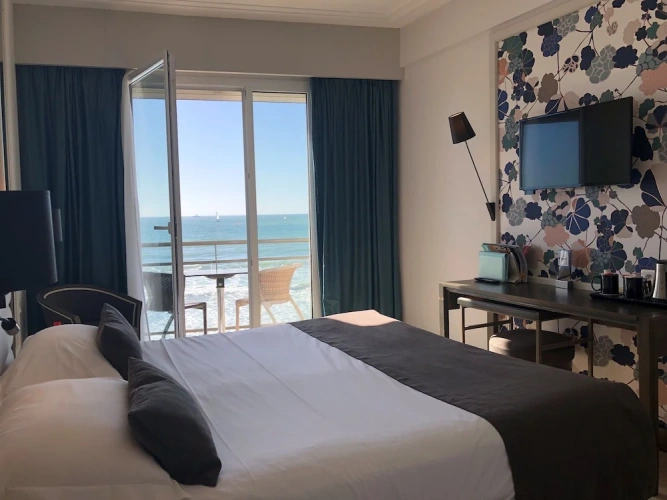 Comfort Double room with balcony and with sea view