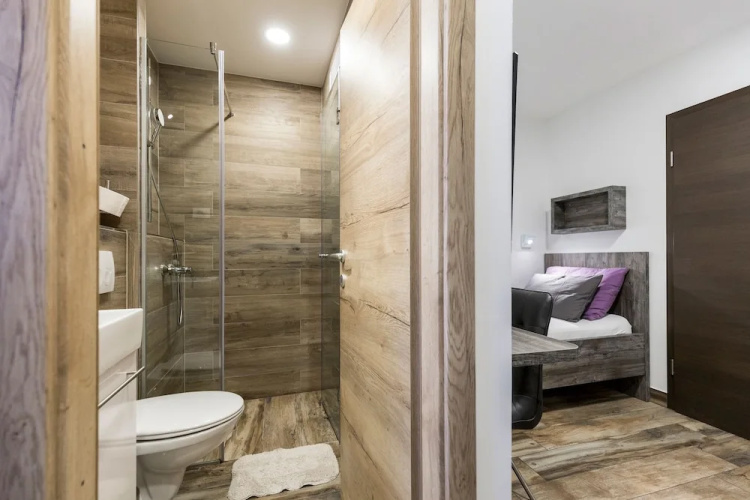Apinelo Hostel & Apartments