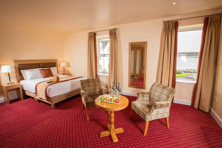 Hodson Bay Hotel