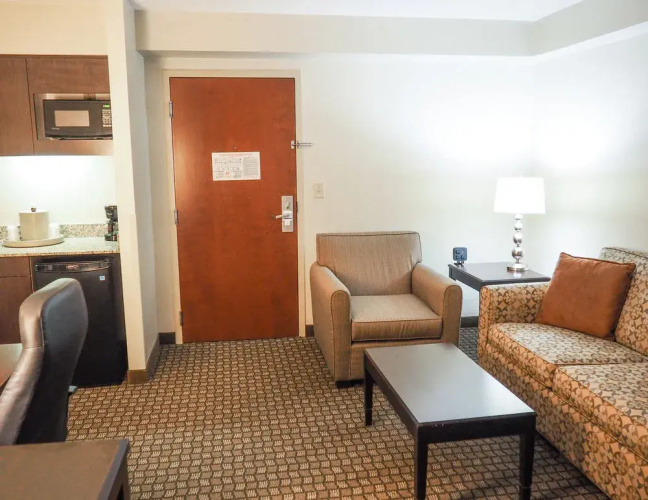 Comfort Suites University
